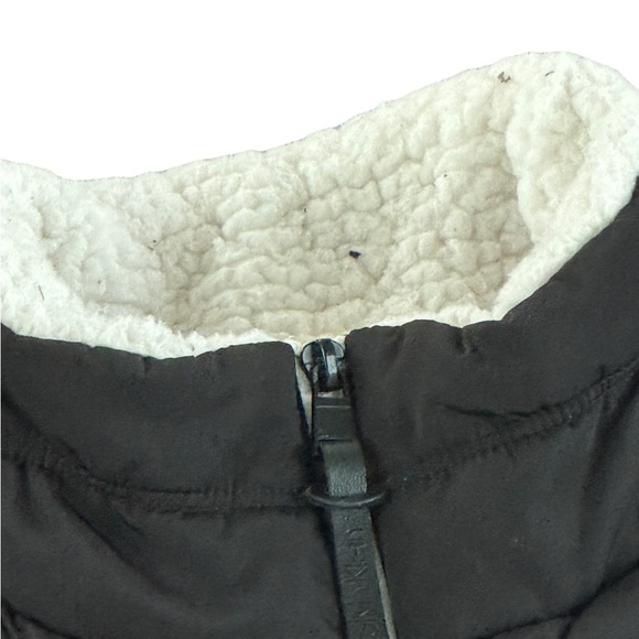 Calvin Klein ladies black puffer outer vest size Large - Picture 3 of 7